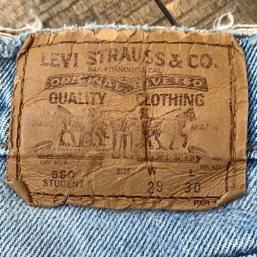 Levis Vintage Mom jeans - Picture 9 of 11